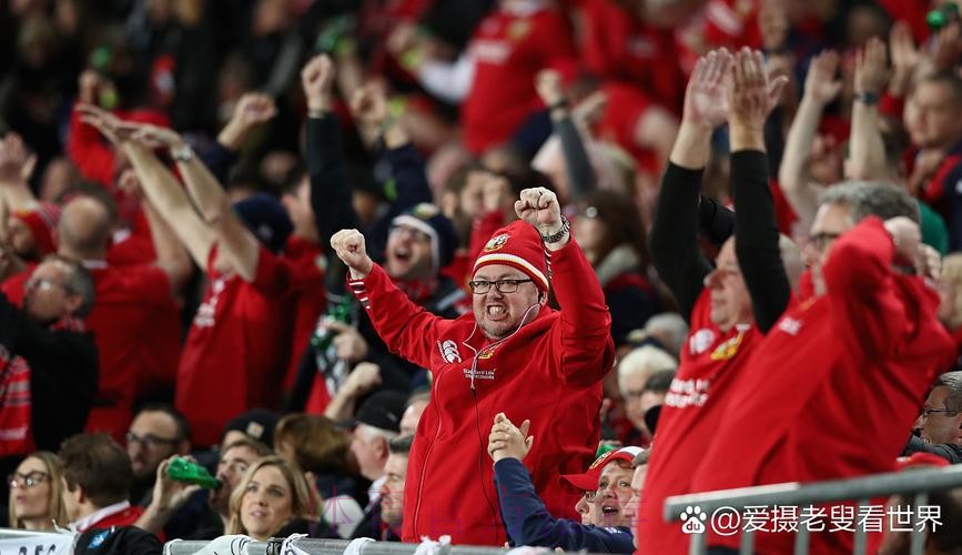 111年耻辱！曼联足总杯一轮游，18岁新星染红，未来只剩一地鸡毛？